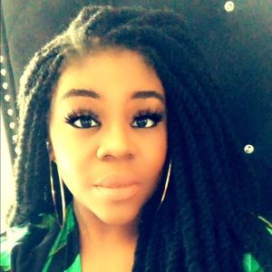 Meet your Posher, Leanna